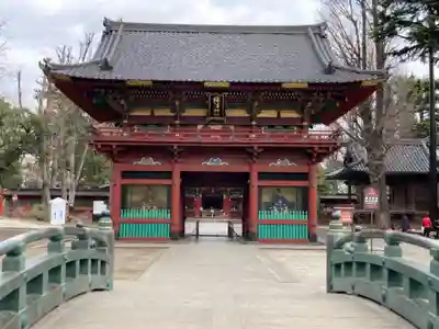 根津神社の山門・神門