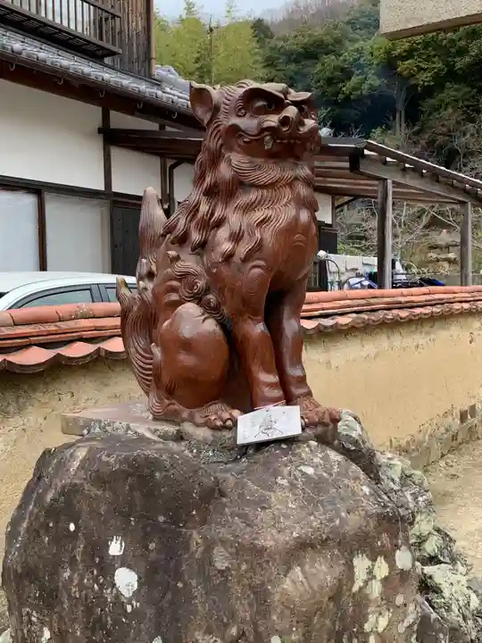 天津神社の狛犬