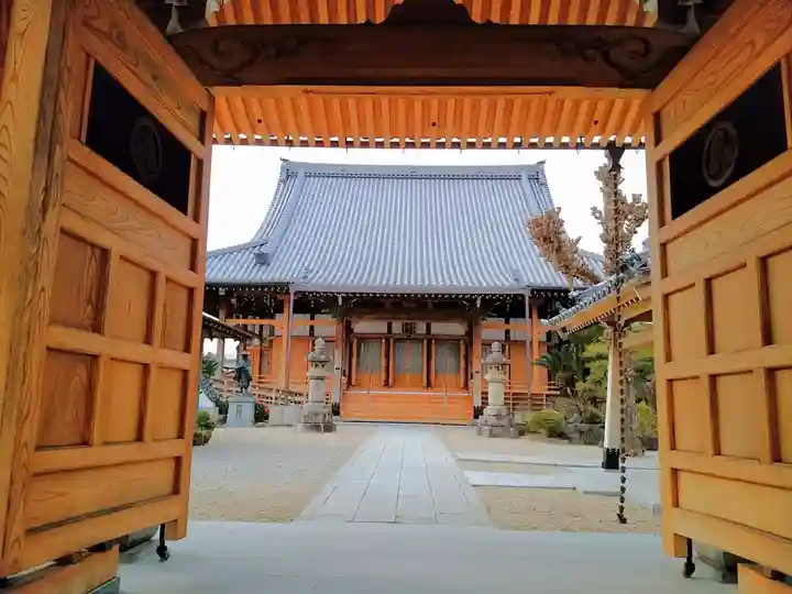 順慶寺の本殿・本堂