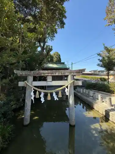 水分神社（上条弁財天）の{uncategorized: "未分類", other: "その他", undefined: "問題あり", building: "その他建物", grave: "お墓", sacred_gate: "鳥居", guardian: "狛犬", statue: "像", buddha: "仏像", history: "歴史", nature: "自然", garden: "庭園", animal: "動物", pagoda: "塔", temizu: "手水舎", mountain_gate: "山門・神門", sanctuary: "本殿・本堂", subordinate: "末社・摂社", art: "芸術", scenery: "景色", jizo: "地蔵", ema: "絵馬", goshuin: "御朱印", omikuji: "おみくじ", items: "授与品その他", amulet: "お守り", goshuincho: "御朱印帳", eats: "食事", festival: "お祭り", votive_dance: "神楽", shichigosan: "七五三参", wedding: "結婚式", experience: "体験その他", initially: "初詣", around: "周辺", anti_infection: "感染症対策"}
