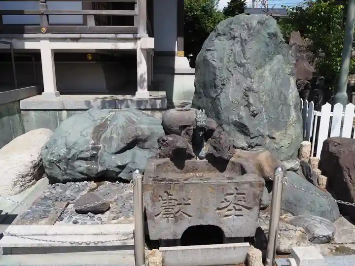 西之宮稲荷神社の手水舎