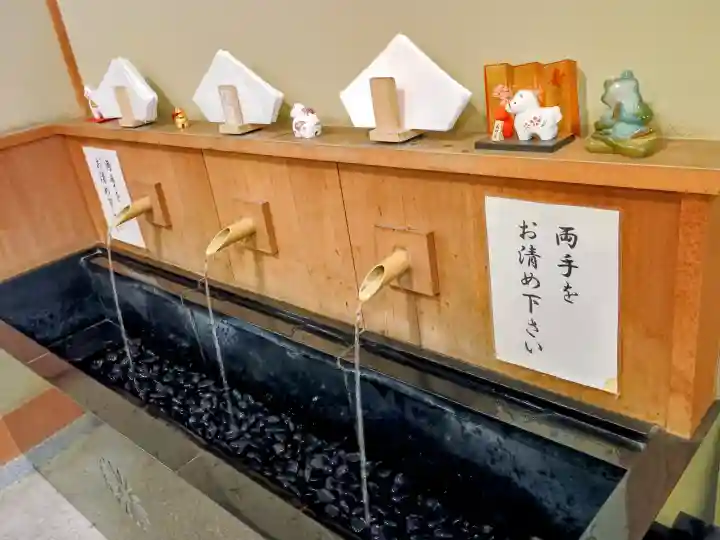 阿佐ヶ谷神明宮の{uncategorized: "未分類", other: "その他", undefined: "問題あり", building: "その他建物", grave: "お墓", sacred_gate: "鳥居", guardian: "狛犬", statue: "像", buddha: "仏像", history: "歴史", nature: "自然", garden: "庭園", animal: "動物", pagoda: "塔", temizu: "手水舎", mountain_gate: "山門・神門", sanctuary: "本殿・本堂", subordinate: "末社・摂社", art: "芸術", scenery: "景色", jizo: "地蔵", ema: "絵馬", goshuin: "御朱印", omikuji: "おみくじ", items: "授与品その他", amulet: "お守り", goshuincho: "御朱印帳", eats: "食事", festival: "お祭り", votive_dance: "神楽", shichigosan: "七五三参", wedding: "結婚式", experience: "体験その他", initially: "初詣", around: "周辺", anti_infection: "感染症対策"}