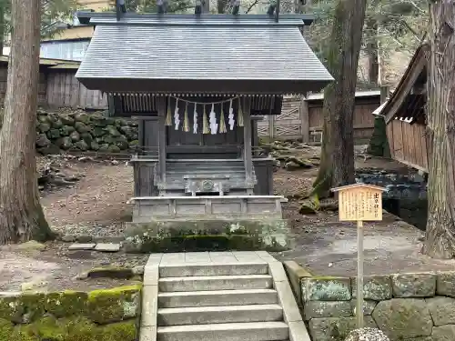 諏訪大社の{uncategorized: "未分類", other: "その他", undefined: "問題あり", building: "その他建物", grave: "お墓", sacred_gate: "鳥居", guardian: "狛犬", statue: "像", buddha: "仏像", history: "歴史", nature: "自然", garden: "庭園", animal: "動物", pagoda: "塔", temizu: "手水舎", mountain_gate: "山門・神門", sanctuary: "本殿・本堂", subordinate: "末社・摂社", art: "芸術", scenery: "景色", jizo: "地蔵", ema: "絵馬", goshuin: "御朱印", omikuji: "おみくじ", items: "授与品その他", amulet: "お守り", goshuincho: "御朱印帳", eats: "食事", festival: "お祭り", votive_dance: "神楽", shichigosan: "七五三参", wedding: "結婚式", experience: "体験その他", initially: "初詣", around: "周辺", anti_infection: "感染症対策"}