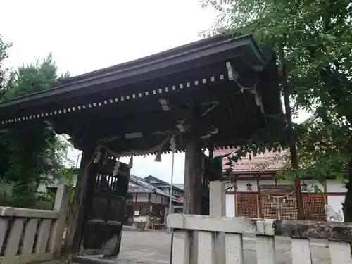 日吉神社の山門