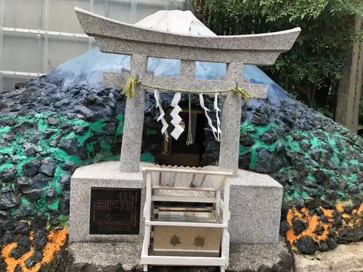 京濱伏見稲荷神社の末社・摂社