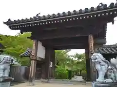 橘寺の山門