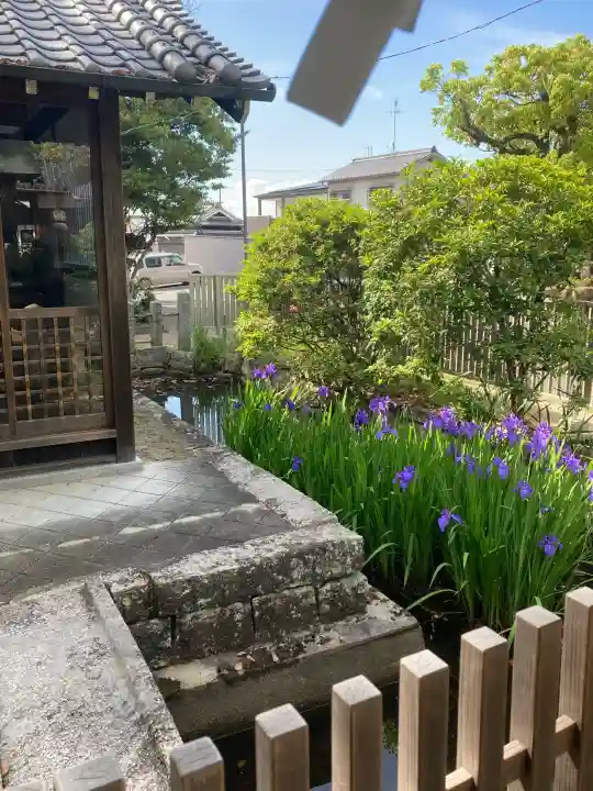陶荒田神社の{uncategorized: "未分類", other: "その他", undefined: "問題あり", building: "その他建物", grave: "お墓", sacred_gate: "鳥居", guardian: "狛犬", statue: "像", buddha: "仏像", history: "歴史", nature: "自然", garden: "庭園", animal: "動物", pagoda: "塔", temizu: "手水舎", mountain_gate: "山門・神門", sanctuary: "本殿・本堂", subordinate: "末社・摂社", art: "芸術", scenery: "景色", jizo: "地蔵", ema: "絵馬", goshuin: "御朱印", omikuji: "おみくじ", items: "授与品その他", amulet: "お守り", goshuincho: "御朱印帳", eats: "食事", festival: "お祭り", votive_dance: "神楽", shichigosan: "七五三参", wedding: "結婚式", experience: "体験その他", initially: "初詣", around: "周辺", anti_infection: "感染症対策"}