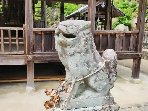 八幡神社の狛犬