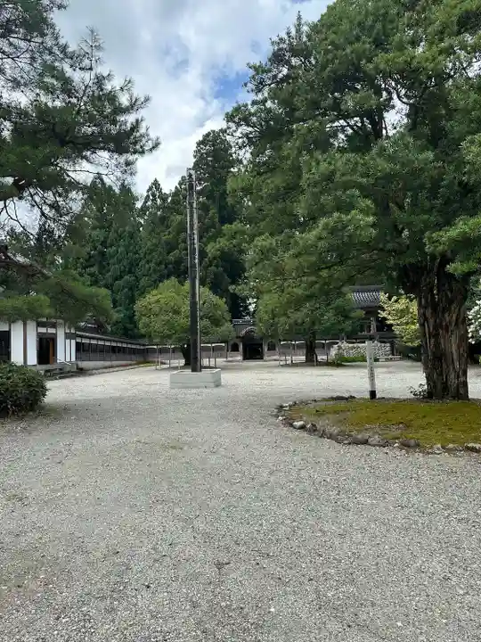 立山寺の庭園