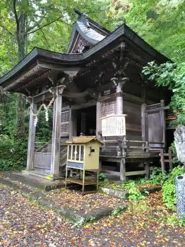 戸隠神社九頭龍社の本殿