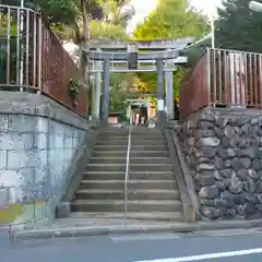 上高田氷川神社の鳥居