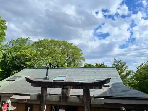 伏見稲荷大社一ノ峰(上之社神蹟•末廣大神)の{uncategorized: "未分類", other: "その他", undefined: "問題あり", building: "その他建物", grave: "お墓", sacred_gate: "鳥居", guardian: "狛犬", statue: "像", buddha: "仏像", history: "歴史", nature: "自然", garden: "庭園", animal: "動物", pagoda: "塔", temizu: "手水舎", mountain_gate: "山門・神門", sanctuary: "本殿・本堂", subordinate: "末社・摂社", art: "芸術", scenery: "景色", jizo: "地蔵", ema: "絵馬", goshuin: "御朱印", omikuji: "おみくじ", items: "授与品その他", amulet: "お守り", goshuincho: "御朱印帳", eats: "食事", festival: "お祭り", votive_dance: "神楽", shichigosan: "七五三参", wedding: "結婚式", experience: "体験その他", initially: "初詣", around: "周辺", anti_infection: "感染症対策"}