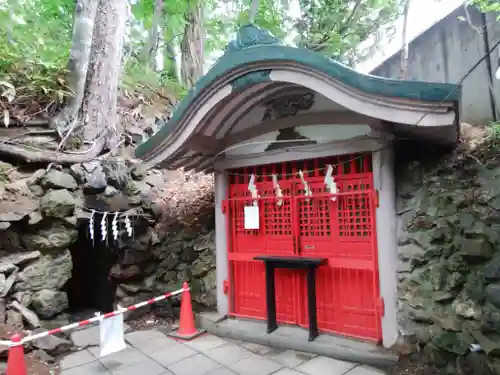 白石神社の末社