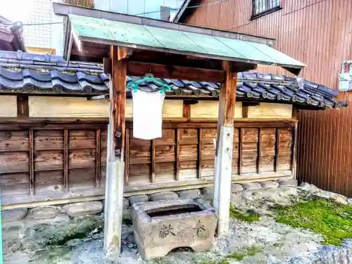 秋葉社（辻の秋葉社）の手水舎