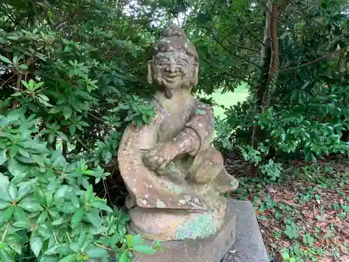 金氣神社の像