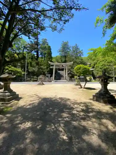 真止戸山神社の{uncategorized: "未分類", other: "その他", undefined: "問題あり", building: "その他建物", grave: "お墓", sacred_gate: "鳥居", guardian: "狛犬", statue: "像", buddha: "仏像", history: "歴史", nature: "自然", garden: "庭園", animal: "動物", pagoda: "塔", temizu: "手水舎", mountain_gate: "山門・神門", sanctuary: "本殿・本堂", subordinate: "末社・摂社", art: "芸術", scenery: "景色", jizo: "地蔵", ema: "絵馬", goshuin: "御朱印", omikuji: "おみくじ", items: "授与品その他", amulet: "お守り", goshuincho: "御朱印帳", eats: "食事", festival: "お祭り", votive_dance: "神楽", shichigosan: "七五三参", wedding: "結婚式", experience: "体験その他", initially: "初詣", around: "周辺", anti_infection: "感染症対策"}