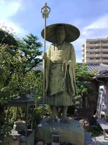 高野寺の像