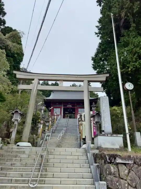 武蔵御嶽神社の鳥居
