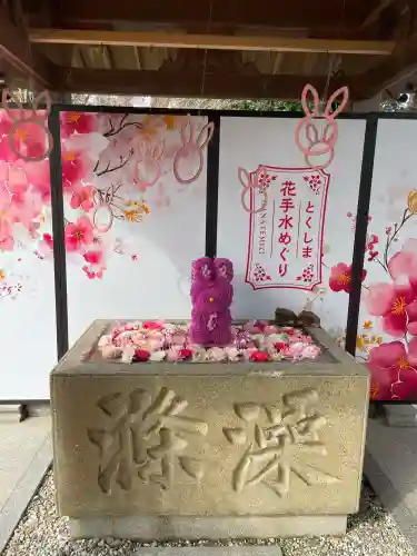 大御和神社の{uncategorized: "未分類", other: "その他", undefined: "問題あり", building: "その他建物", grave: "お墓", sacred_gate: "鳥居", guardian: "狛犬", statue: "像", buddha: "仏像", history: "歴史", nature: "自然", garden: "庭園", animal: "動物", pagoda: "塔", temizu: "手水舎", mountain_gate: "山門・神門", sanctuary: "本殿・本堂", subordinate: "末社・摂社", art: "芸術", scenery: "景色", jizo: "地蔵", ema: "絵馬", goshuin: "御朱印", omikuji: "おみくじ", items: "授与品その他", amulet: "お守り", goshuincho: "御朱印帳", eats: "食事", festival: "お祭り", votive_dance: "神楽", shichigosan: "七五三参", wedding: "結婚式", experience: "体験その他", initially: "初詣", around: "周辺", anti_infection: "感染症対策"}