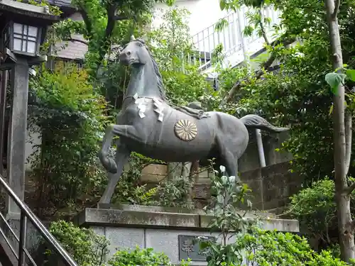 新羽杉山神社の像