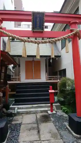常盤稲荷神社の鳥居
