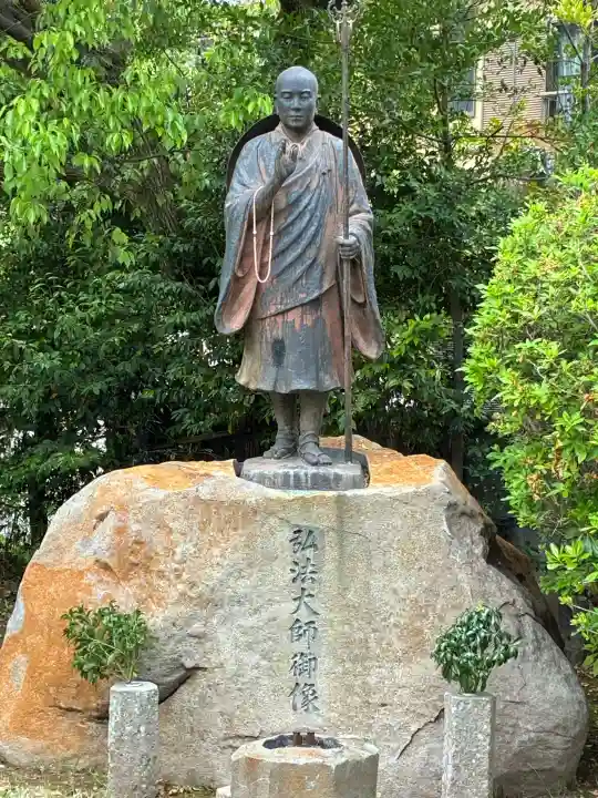 願成就院の{uncategorized: "未分類", other: "その他", undefined: "問題あり", building: "その他建物", grave: "お墓", sacred_gate: "鳥居", guardian: "狛犬", statue: "像", buddha: "仏像", history: "歴史", nature: "自然", garden: "庭園", animal: "動物", pagoda: "塔", temizu: "手水舎", mountain_gate: "山門・神門", sanctuary: "本殿・本堂", subordinate: "末社・摂社", art: "芸術", scenery: "景色", jizo: "地蔵", ema: "絵馬", goshuin: "御朱印", omikuji: "おみくじ", items: "授与品その他", amulet: "お守り", goshuincho: "御朱印帳", eats: "食事", festival: "お祭り", votive_dance: "神楽", shichigosan: "七五三参", wedding: "結婚式", experience: "体験その他", initially: "初詣", around: "周辺", anti_infection: "感染症対策"}