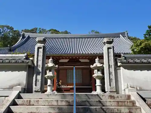 総持院の山門・神門