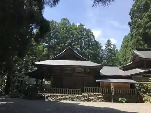 山住神社の本殿