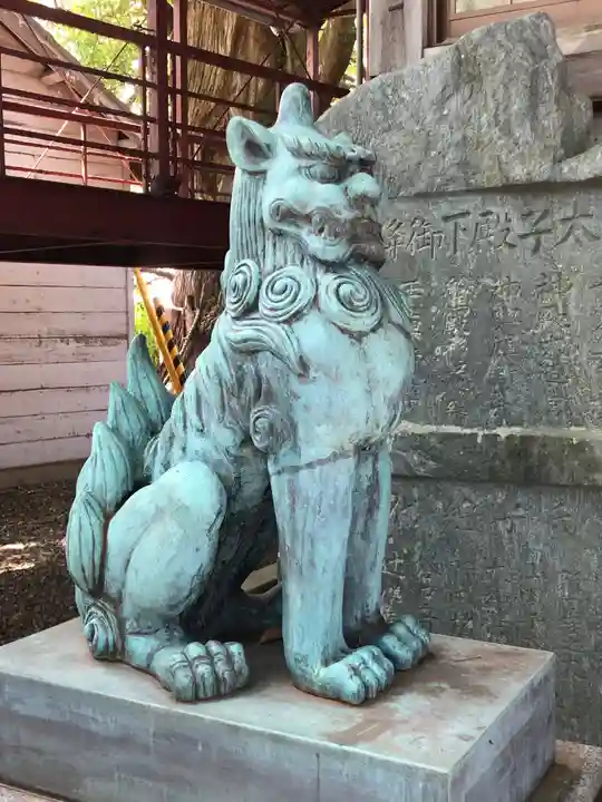 津田八幡神社の狛犬