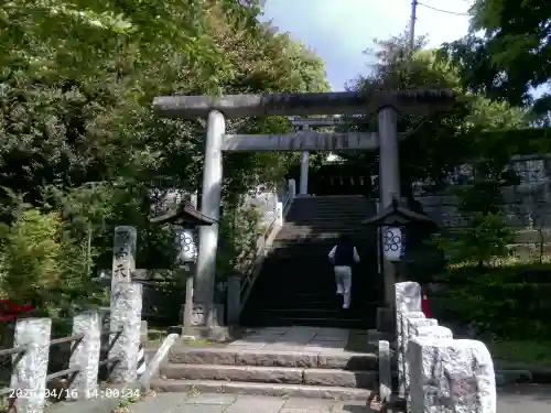 西向天神社の{uncategorized: "未分類", other: "その他", undefined: "問題あり", building: "その他建物", grave: "お墓", sacred_gate: "鳥居", guardian: "狛犬", statue: "像", buddha: "仏像", history: "歴史", nature: "自然", garden: "庭園", animal: "動物", pagoda: "塔", temizu: "手水舎", mountain_gate: "山門・神門", sanctuary: "本殿・本堂", subordinate: "末社・摂社", art: "芸術", scenery: "景色", jizo: "地蔵", ema: "絵馬", goshuin: "御朱印", omikuji: "おみくじ", items: "授与品その他", amulet: "お守り", goshuincho: "御朱印帳", eats: "食事", festival: "お祭り", votive_dance: "神楽", shichigosan: "七五三参", wedding: "結婚式", experience: "体験その他", initially: "初詣", around: "周辺", anti_infection: "感染症対策"}