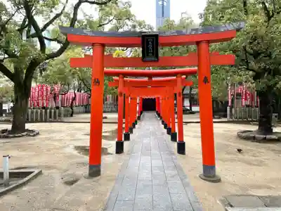楠本稲荷神社(湊川神社末社)の鳥居