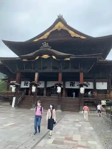 善光寺の本殿・本堂