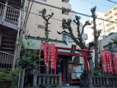 五柱稲荷神社の{uncategorized: "未分類", other: "その他", undefined: "問題あり", building: "その他建物", grave: "お墓", sacred_gate: "鳥居", guardian: "狛犬", statue: "像", buddha: "仏像", history: "歴史", nature: "自然", garden: "庭園", animal: "動物", pagoda: "塔", temizu: "手水舎", mountain_gate: "山門・神門", sanctuary: "本殿・本堂", subordinate: "末社・摂社", art: "芸術", scenery: "景色", jizo: "地蔵", ema: "絵馬", goshuin: "御朱印", omikuji: "おみくじ", items: "授与品その他", amulet: "お守り", goshuincho: "御朱印帳", eats: "食事", festival: "お祭り", votive_dance: "神楽", shichigosan: "七五三参", wedding: "結婚式", experience: "体験その他", initially: "初詣", around: "周辺", anti_infection: "感染症対策"}
