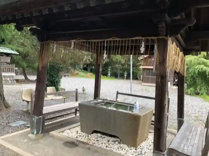 神神社(三輪神社)の手水舎