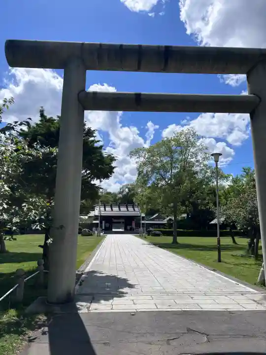 札幌護國神社の{uncategorized: "未分類", other: "その他", undefined: "問題あり", building: "その他建物", grave: "お墓", sacred_gate: "鳥居", guardian: "狛犬", statue: "像", buddha: "仏像", history: "歴史", nature: "自然", garden: "庭園", animal: "動物", pagoda: "塔", temizu: "手水舎", mountain_gate: "山門・神門", sanctuary: "本殿・本堂", subordinate: "末社・摂社", art: "芸術", scenery: "景色", jizo: "地蔵", ema: "絵馬", goshuin: "御朱印", omikuji: "おみくじ", items: "授与品その他", amulet: "お守り", goshuincho: "御朱印帳", eats: "食事", festival: "お祭り", votive_dance: "神楽", shichigosan: "七五三参", wedding: "結婚式", experience: "体験その他", initially: "初詣", around: "周辺", anti_infection: "感染症対策"}