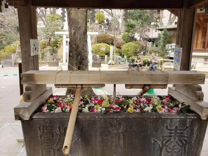 鳩森八幡神社の手水舎