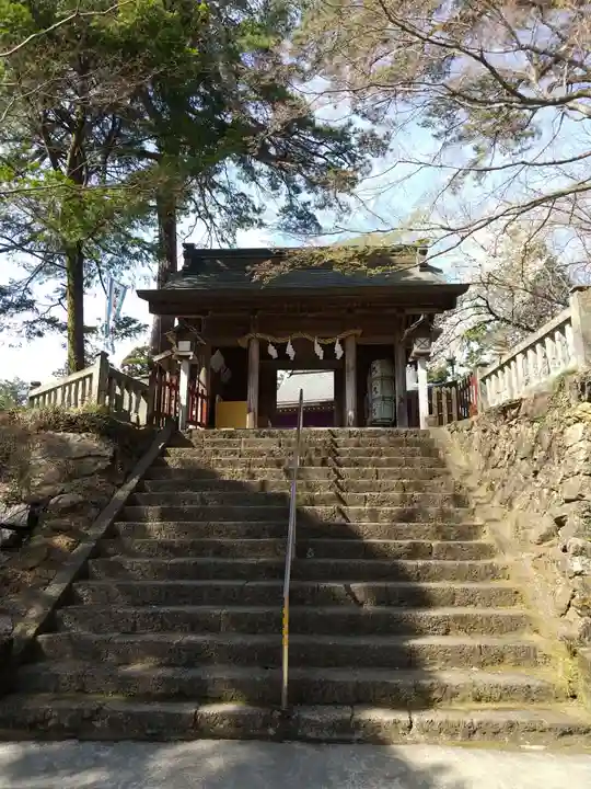 唐澤山神社の山門・神門
