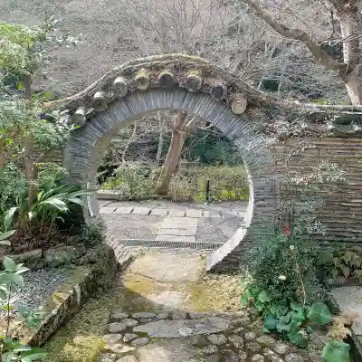 興禅寺の{uncategorized: "未分類", other: "その他", undefined: "問題あり", building: "その他建物", grave: "お墓", sacred_gate: "鳥居", guardian: "狛犬", statue: "像", buddha: "仏像", history: "歴史", nature: "自然", garden: "庭園", animal: "動物", pagoda: "塔", temizu: "手水舎", mountain_gate: "山門・神門", sanctuary: "本殿・本堂", subordinate: "末社・摂社", art: "芸術", scenery: "景色", jizo: "地蔵", ema: "絵馬", goshuin: "御朱印", omikuji: "おみくじ", items: "授与品その他", amulet: "お守り", goshuincho: "御朱印帳", eats: "食事", festival: "お祭り", votive_dance: "神楽", shichigosan: "七五三参", wedding: "結婚式", experience: "体験その他", initially: "初詣", around: "周辺", anti_infection: "感染症対策"}