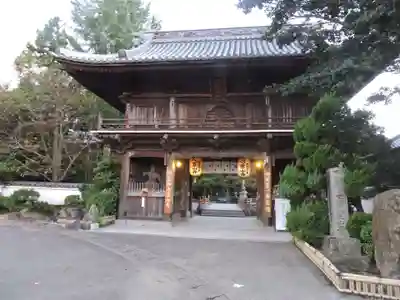 霊山寺の山門・神門