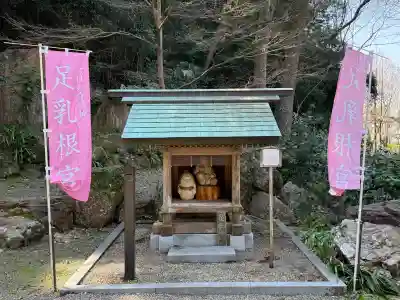 岐阜護國神社の{uncategorized: "未分類", other: "その他", undefined: "問題あり", building: "その他建物", grave: "お墓", sacred_gate: "鳥居", guardian: "狛犬", statue: "像", buddha: "仏像", history: "歴史", nature: "自然", garden: "庭園", animal: "動物", pagoda: "塔", temizu: "手水舎", mountain_gate: "山門・神門", sanctuary: "本殿・本堂", subordinate: "末社・摂社", art: "芸術", scenery: "景色", jizo: "地蔵", ema: "絵馬", goshuin: "御朱印", omikuji: "おみくじ", items: "授与品その他", amulet: "お守り", goshuincho: "御朱印帳", eats: "食事", festival: "お祭り", votive_dance: "神楽", shichigosan: "七五三参", wedding: "結婚式", experience: "体験その他", initially: "初詣", around: "周辺", anti_infection: "感染症対策"}
