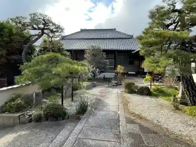 妙栄寺の{uncategorized: "未分類", other: "その他", undefined: "問題あり", building: "その他建物", grave: "お墓", sacred_gate: "鳥居", guardian: "狛犬", statue: "像", buddha: "仏像", history: "歴史", nature: "自然", garden: "庭園", animal: "動物", pagoda: "塔", temizu: "手水舎", mountain_gate: "山門・神門", sanctuary: "本殿・本堂", subordinate: "末社・摂社", art: "芸術", scenery: "景色", jizo: "地蔵", ema: "絵馬", goshuin: "御朱印", omikuji: "おみくじ", items: "授与品その他", amulet: "お守り", goshuincho: "御朱印帳", eats: "食事", festival: "お祭り", votive_dance: "神楽", shichigosan: "七五三参", wedding: "結婚式", experience: "体験その他", initially: "初詣", around: "周辺", anti_infection: "感染症対策"}