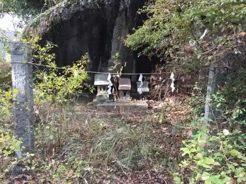 大石神社の末社