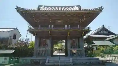 龍眼寺の山門