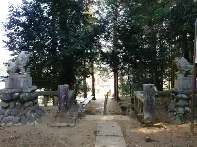 熊野神社の{uncategorized: "未分類", other: "その他", undefined: "問題あり", building: "その他建物", grave: "お墓", sacred_gate: "鳥居", guardian: "狛犬", statue: "像", buddha: "仏像", history: "歴史", nature: "自然", garden: "庭園", animal: "動物", pagoda: "塔", temizu: "手水舎", mountain_gate: "山門・神門", sanctuary: "本殿・本堂", subordinate: "末社・摂社", art: "芸術", scenery: "景色", jizo: "地蔵", ema: "絵馬", goshuin: "御朱印", omikuji: "おみくじ", items: "授与品その他", amulet: "お守り", goshuincho: "御朱印帳", eats: "食事", festival: "お祭り", votive_dance: "神楽", shichigosan: "七五三参", wedding: "結婚式", experience: "体験その他", initially: "初詣", around: "周辺", anti_infection: "感染症対策"}
