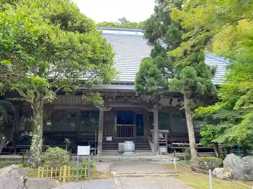 小松寺の本殿・本堂