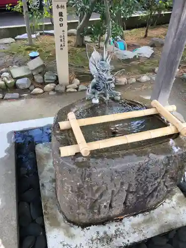 三社神社の手水舎