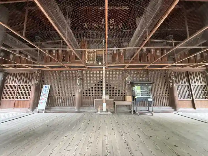 斑鳩寺の{uncategorized: "未分類", other: "その他", undefined: "問題あり", building: "その他建物", grave: "お墓", sacred_gate: "鳥居", guardian: "狛犬", statue: "像", buddha: "仏像", history: "歴史", nature: "自然", garden: "庭園", animal: "動物", pagoda: "塔", temizu: "手水舎", mountain_gate: "山門・神門", sanctuary: "本殿・本堂", subordinate: "末社・摂社", art: "芸術", scenery: "景色", jizo: "地蔵", ema: "絵馬", goshuin: "御朱印", omikuji: "おみくじ", items: "授与品その他", amulet: "お守り", goshuincho: "御朱印帳", eats: "食事", festival: "お祭り", votive_dance: "神楽", shichigosan: "七五三参", wedding: "結婚式", experience: "体験その他", initially: "初詣", around: "周辺", anti_infection: "感染症対策"}