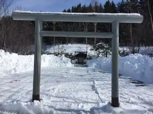 二見湖畔神社の鳥居