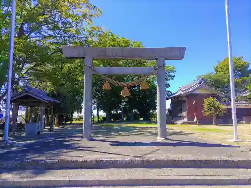 神明社の鳥居