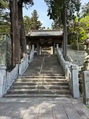 粒坐天照神社の{uncategorized: "未分類", other: "その他", undefined: "問題あり", building: "その他建物", grave: "お墓", sacred_gate: "鳥居", guardian: "狛犬", statue: "像", buddha: "仏像", history: "歴史", nature: "自然", garden: "庭園", animal: "動物", pagoda: "塔", temizu: "手水舎", mountain_gate: "山門・神門", sanctuary: "本殿・本堂", subordinate: "末社・摂社", art: "芸術", scenery: "景色", jizo: "地蔵", ema: "絵馬", goshuin: "御朱印", omikuji: "おみくじ", items: "授与品その他", amulet: "お守り", goshuincho: "御朱印帳", eats: "食事", festival: "お祭り", votive_dance: "神楽", shichigosan: "七五三参", wedding: "結婚式", experience: "体験その他", initially: "初詣", around: "周辺", anti_infection: "感染症対策"}